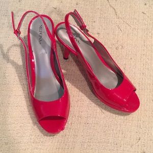 Red high heels 👠